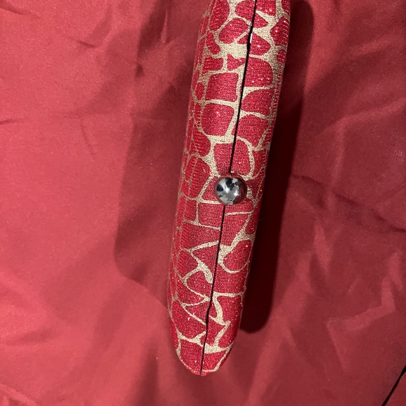 Brand New Evening Clutch Bag with Shoulder Chain - Picture 2 of 3